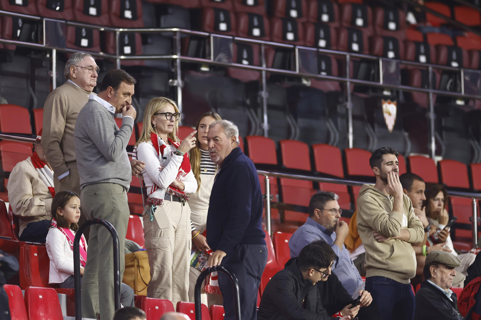 Búscate en las fotos del Sevilla FC-Real Sociedad
