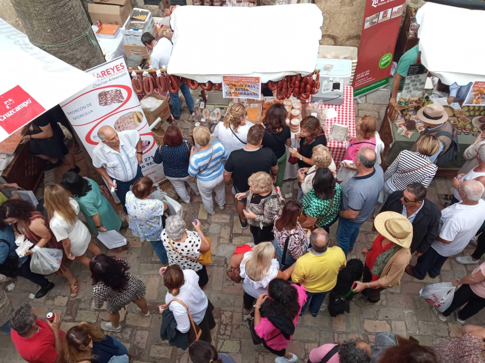 Imágenes del día del lomo en manteca, que llena Vejer