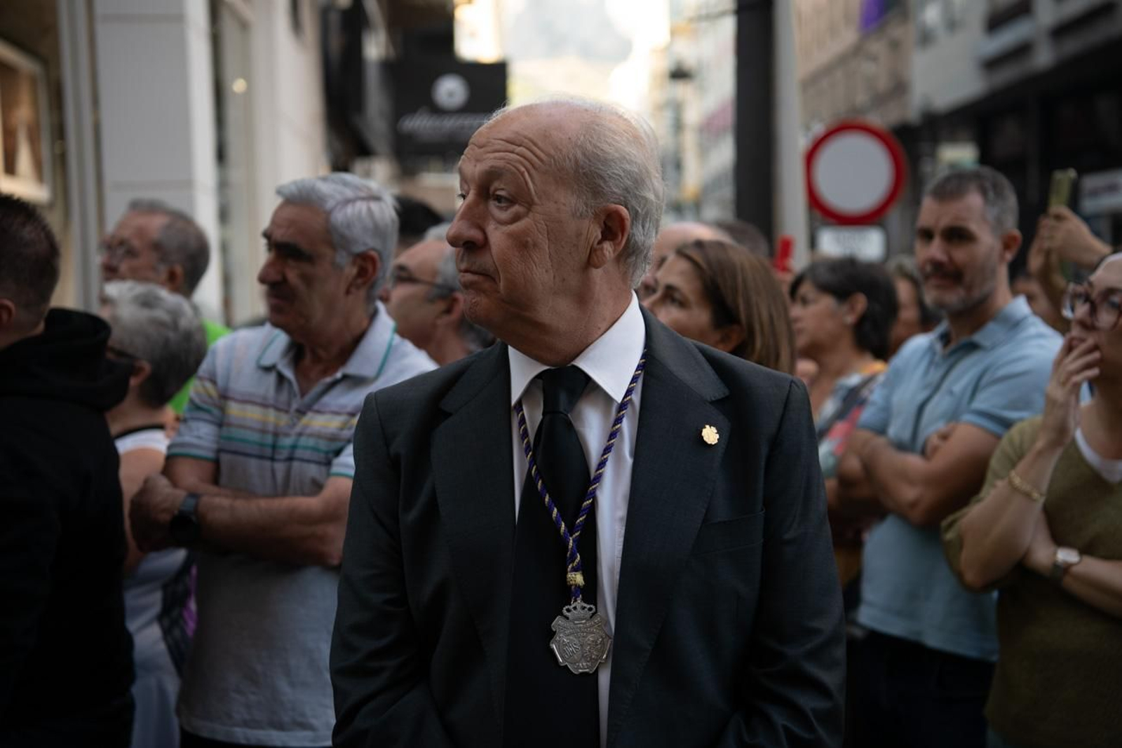 Una marea de devoción inunda Jaén al paso de la Magna, en imágenes