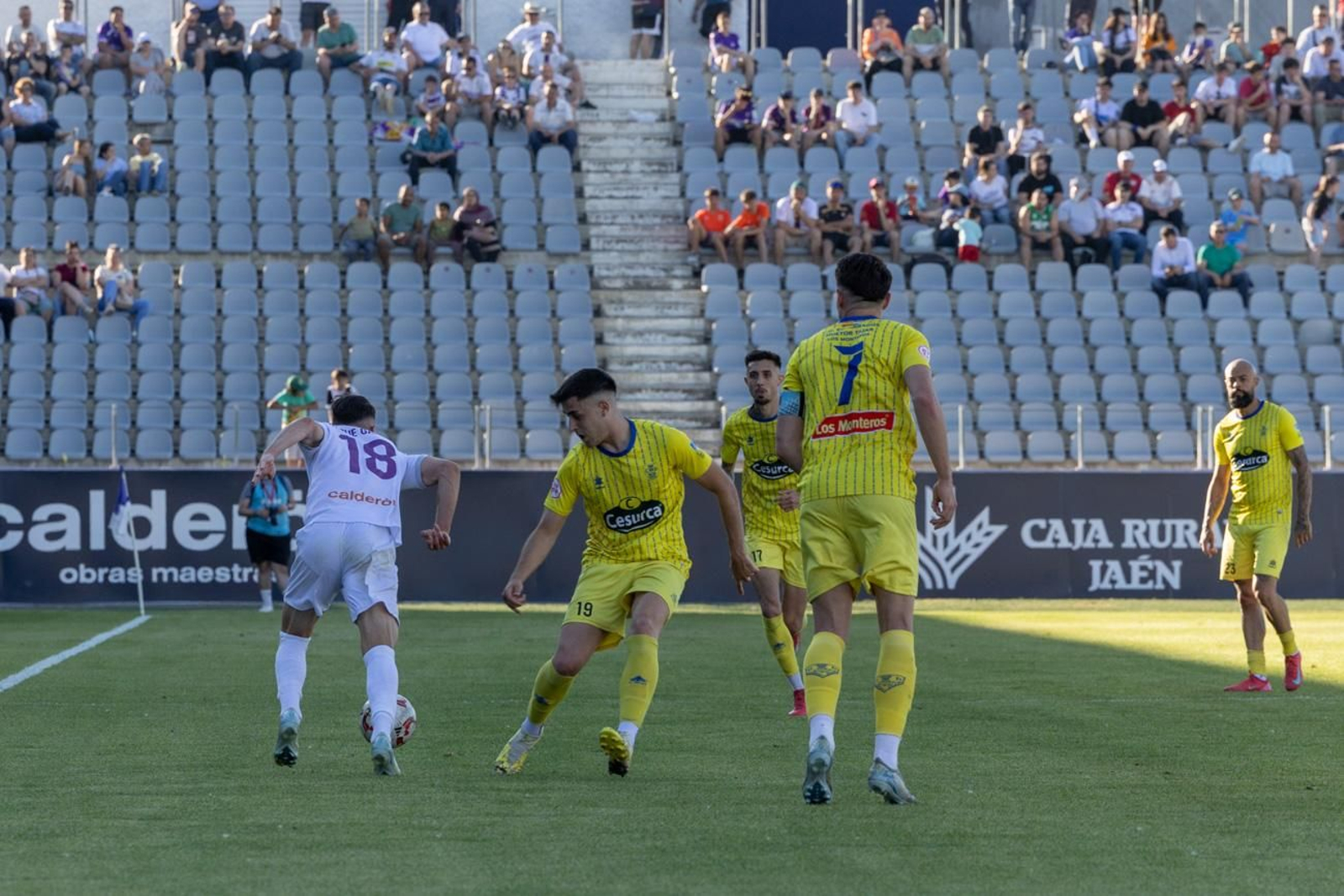 Las mejores imágenes del Real Jaén - CD Huétor Tájar Las mejores imágenes del Real Jaén - CD Huétor Tájar