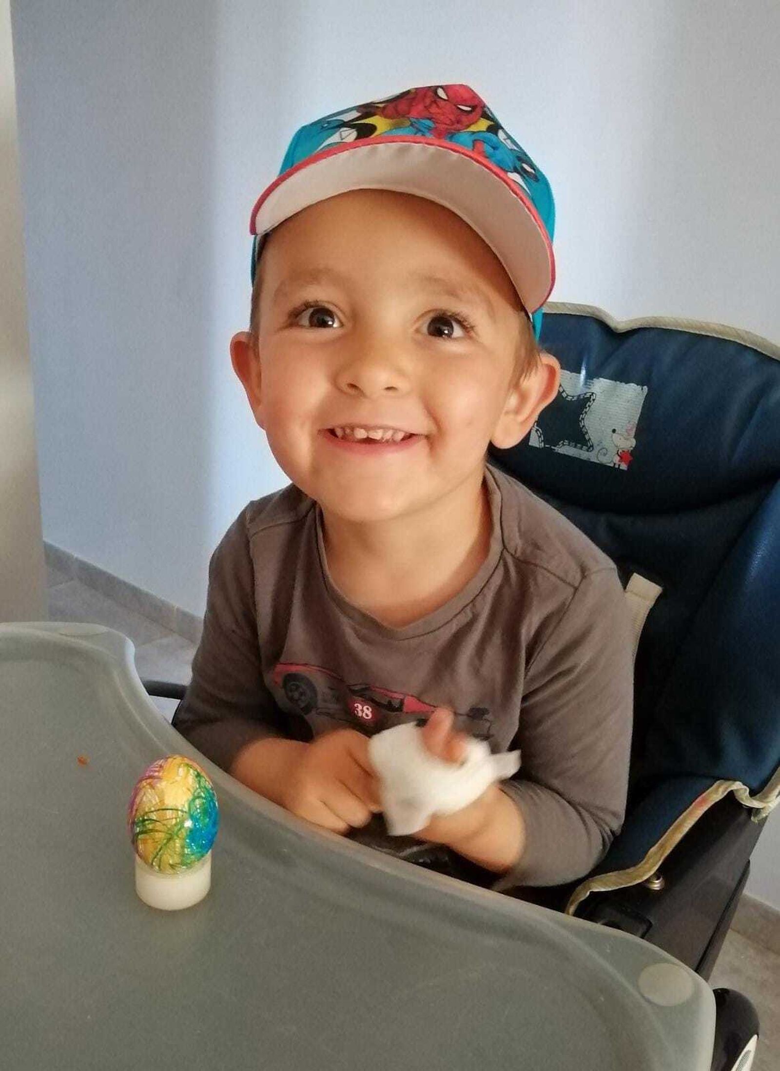 La singular tradición de los huevos pintados de Pascua de Fuente Carreteros, en fotografías