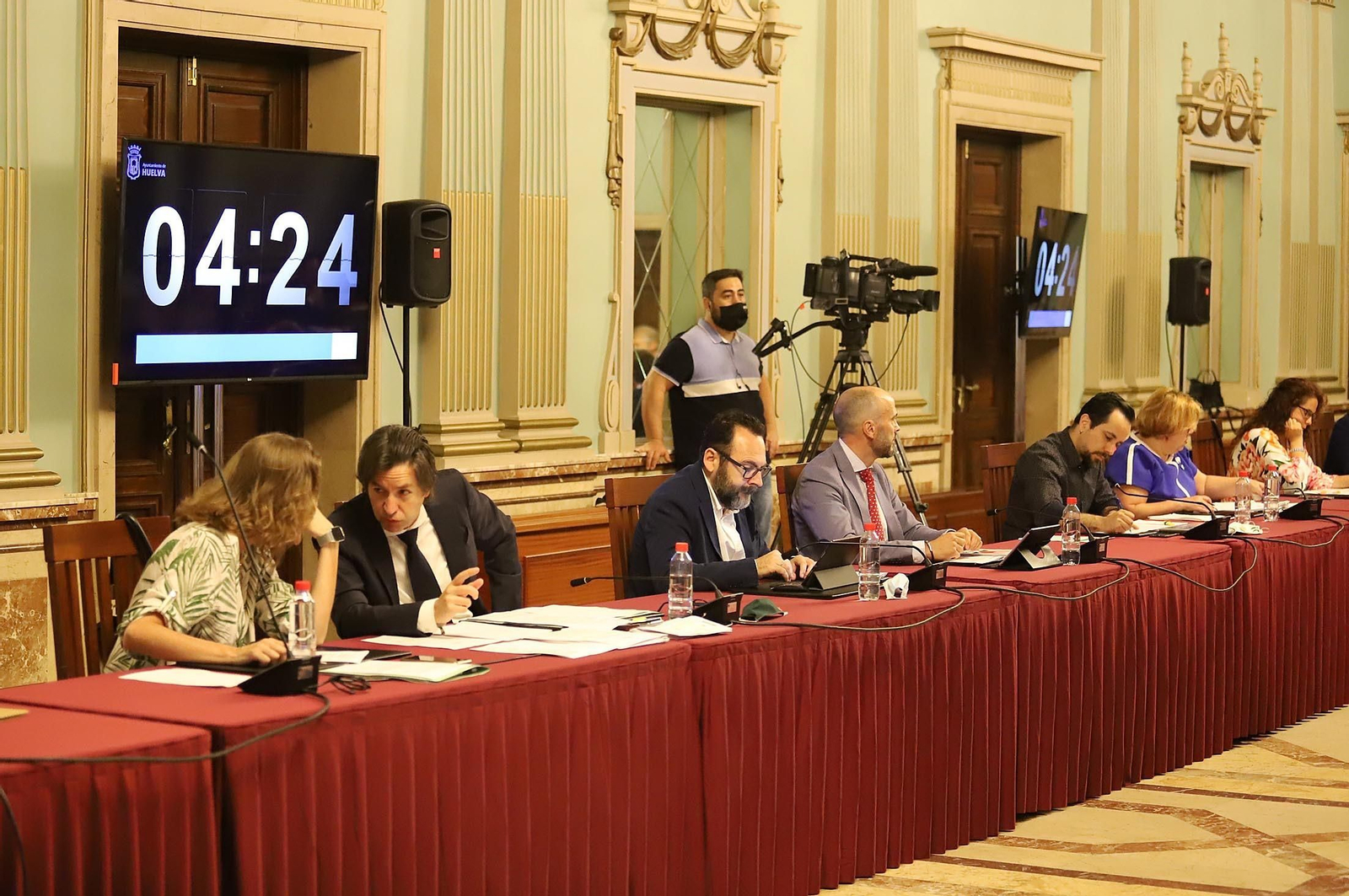 Imágenes del pleno municipal celebrado en el Ayuntamiento de Huelva