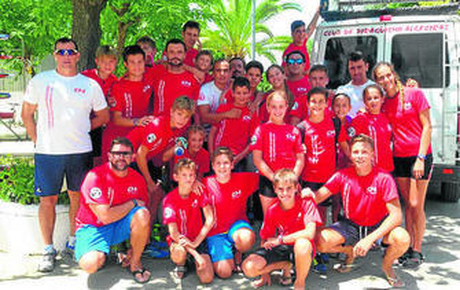 Representantes del Piragüismo Algeciras ayer en Sevillla.