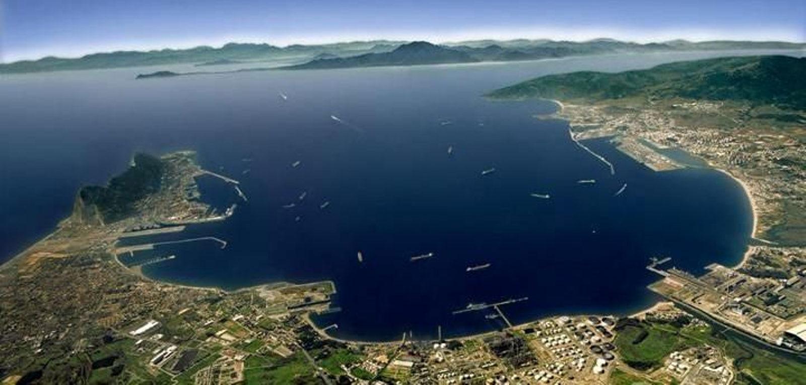 Vista aérea del arco de la Bahía de Algeciras.