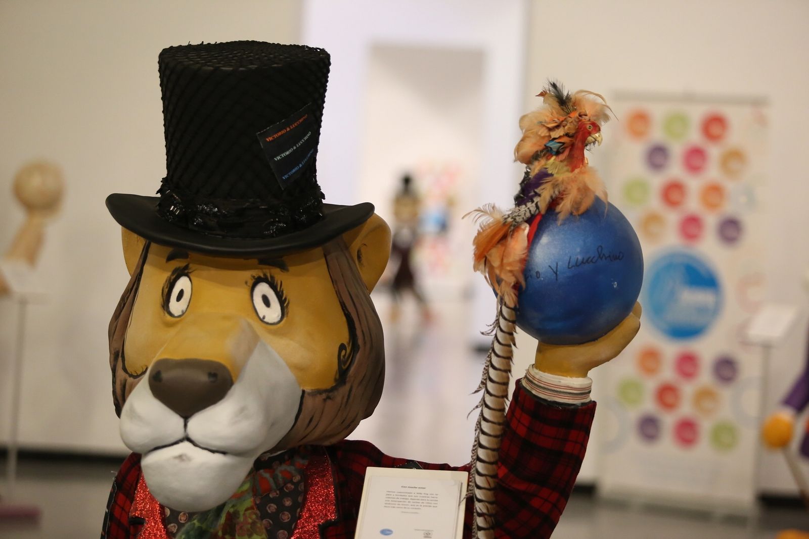 Las imágenes de la exposición 'La Vuelta de Willy Fog con Apadis'