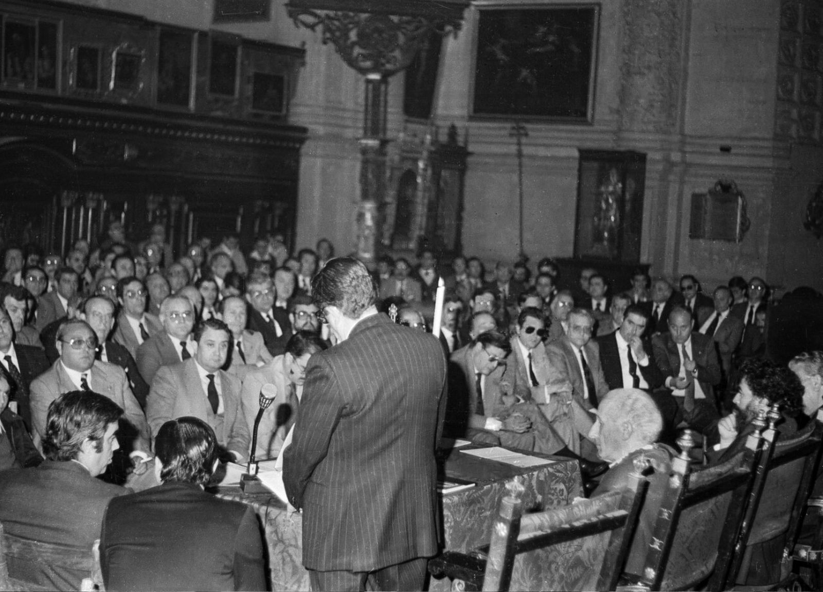 Cabildo de Toma de Horas celebrado en 1983.