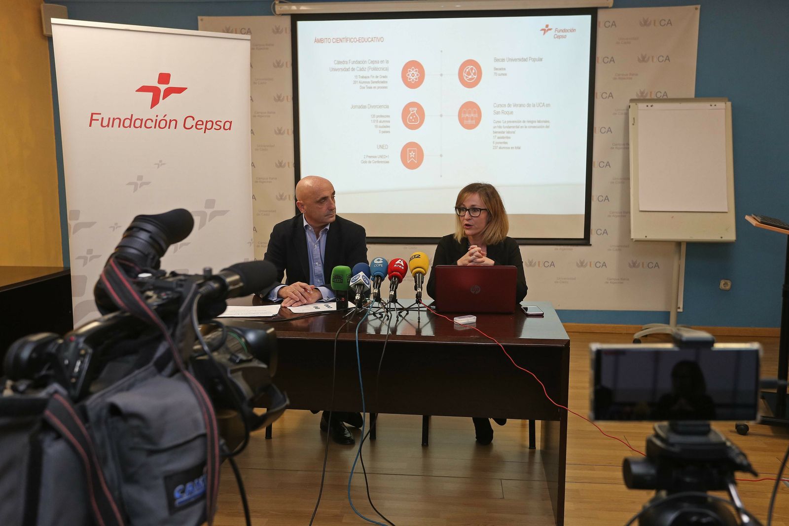 Jesús Velasco y Estrella Blanco, en la presentación de la memoria de 2019 de la Fundación Cepsa