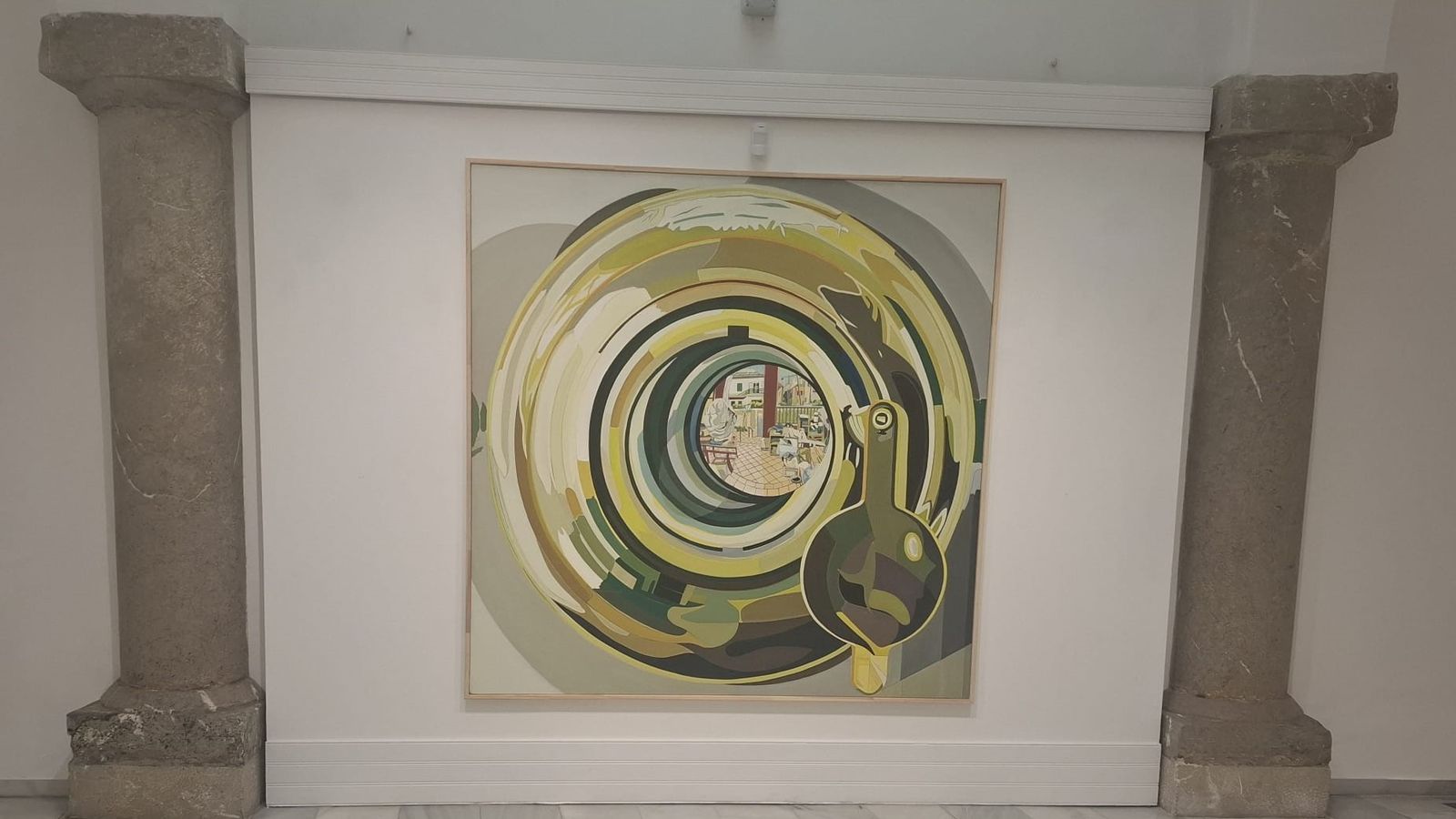 Otras de las obras que exponen en la sala jerezana.