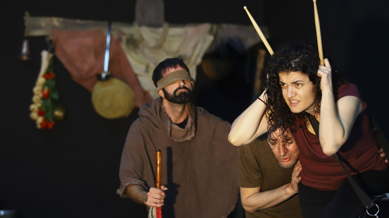 Para la composición de ‘Lázaro de Tormes’, Pata Teatro ha prestado especial atención al trabajo corporal para una mayor conexión con el público. Para la composición de ‘Lázaro de Tormes’, Pata Teatro ha prestado especial atención al trabajo corporal para una mayor conexión con el público.