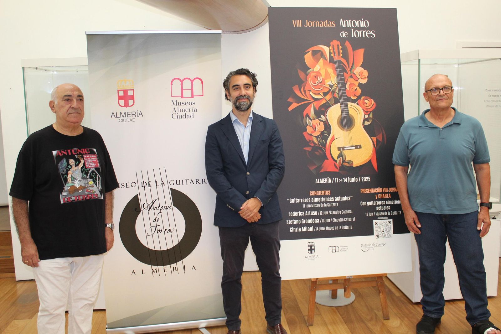 Antonio García ‘Niño de las Cuevas’, Joaquín Pérez de la Blanca y Joaquín Carrillo presentando las actividades de las Jornadas Antonio de Torres.