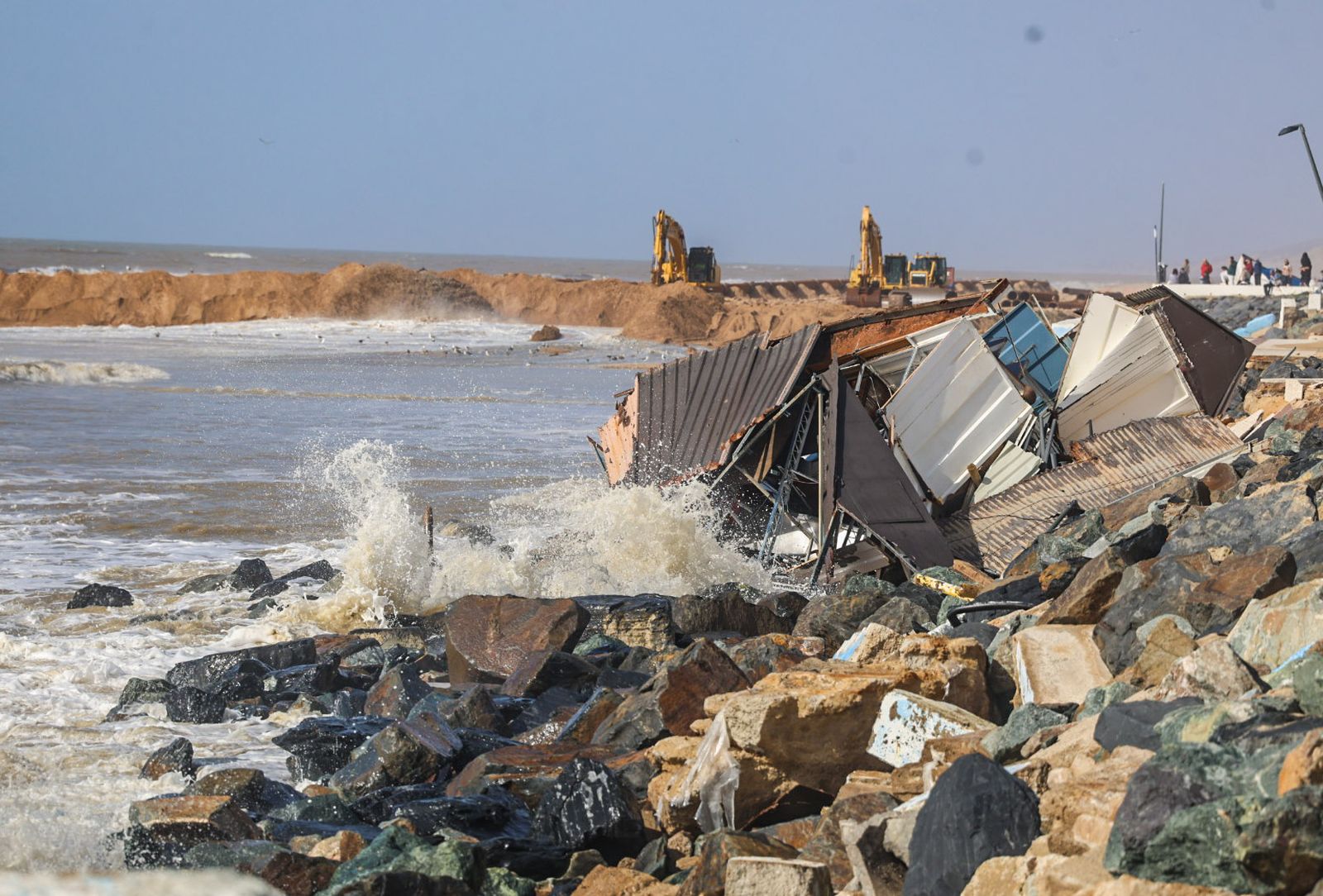 Fotografías del aporte de arena a la playa de Matalascañas