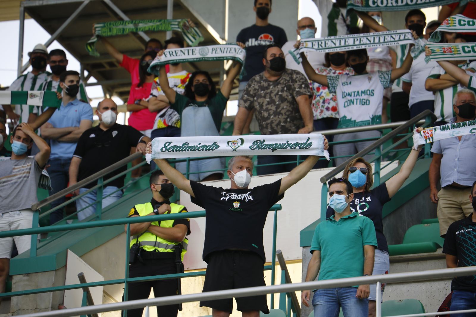 El Córdoba CF-Linares Deportivo, en imágenes
