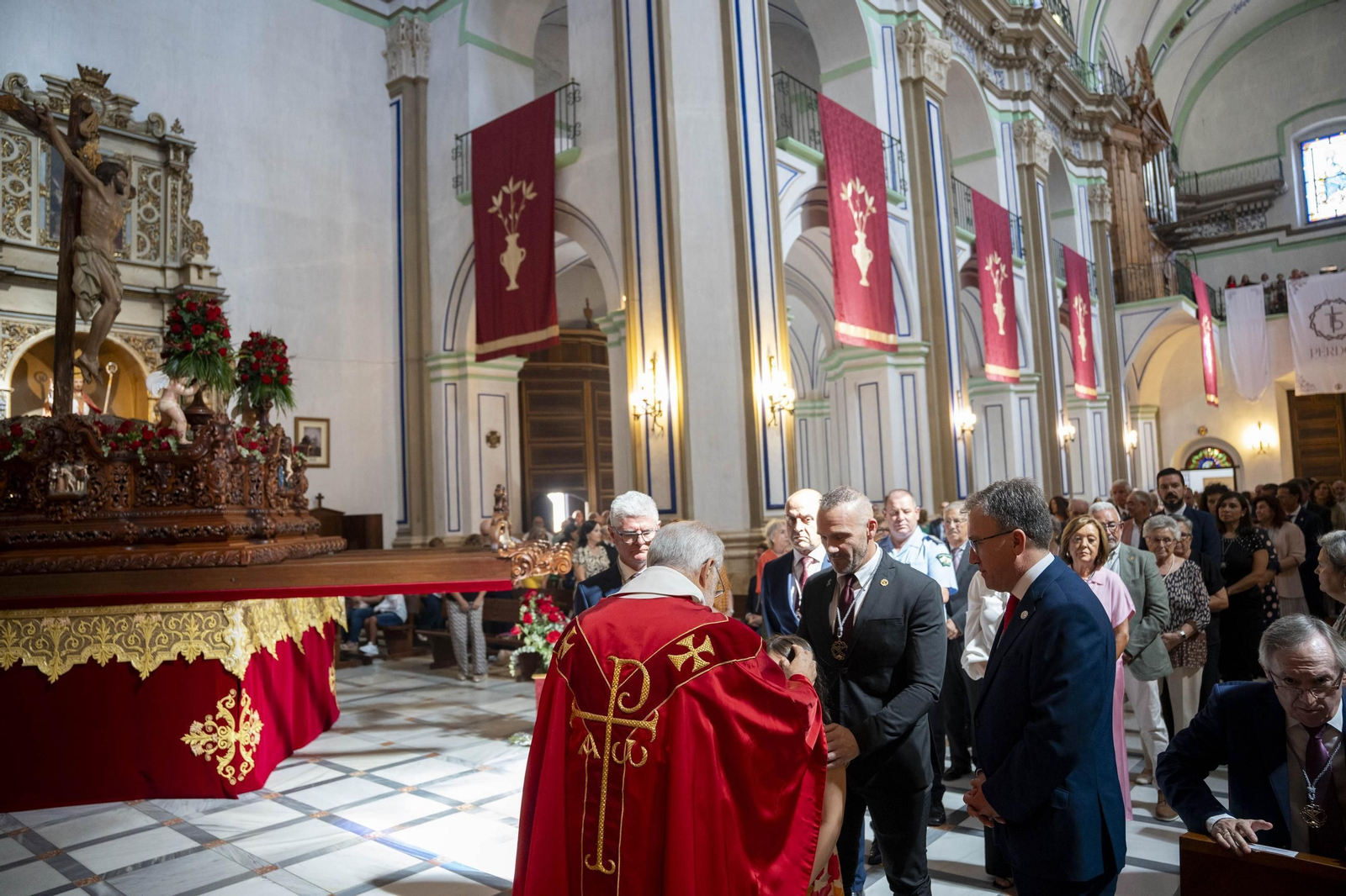 Eucaristía y procesión de Exaltación de la Cruz en la localidad de Vélez-Rubio