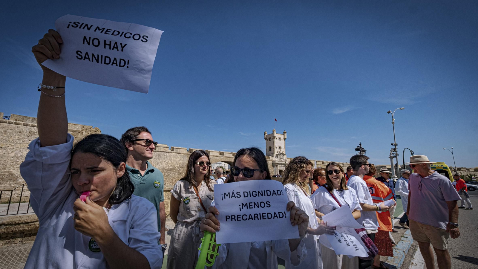 Las imágenes de la jornada de huelga de médicos en Cádiz