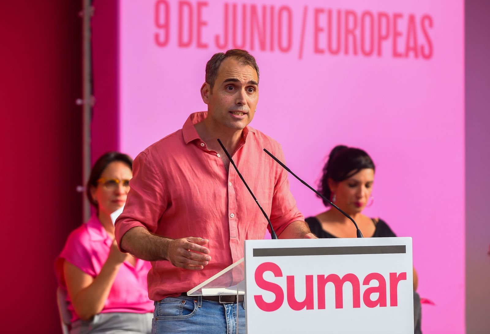 Toni Valero, coordinador general de IU en Andalucía, durante un mitin de Sumar.