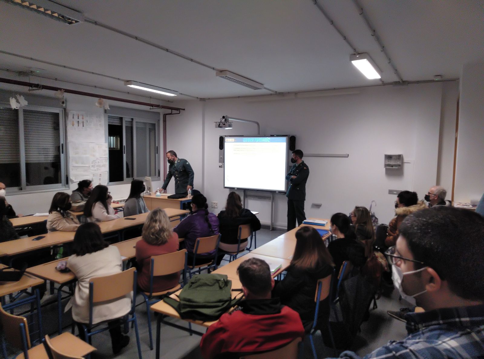 Conferencia del Equipo @ de la Guardia Civil en Priego de Córdoba.