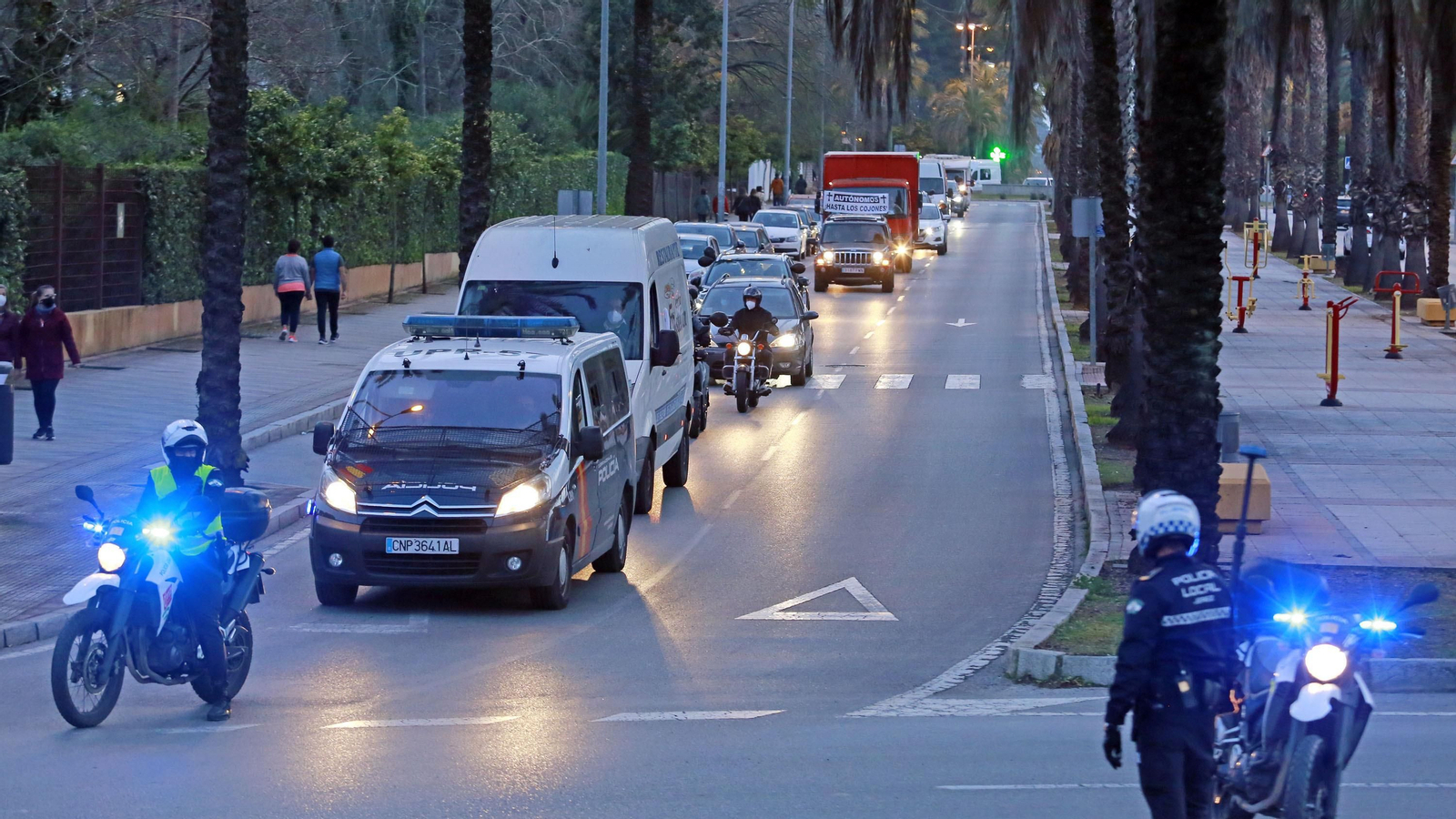 Los autónomos vuelven a manifestarse en caravana