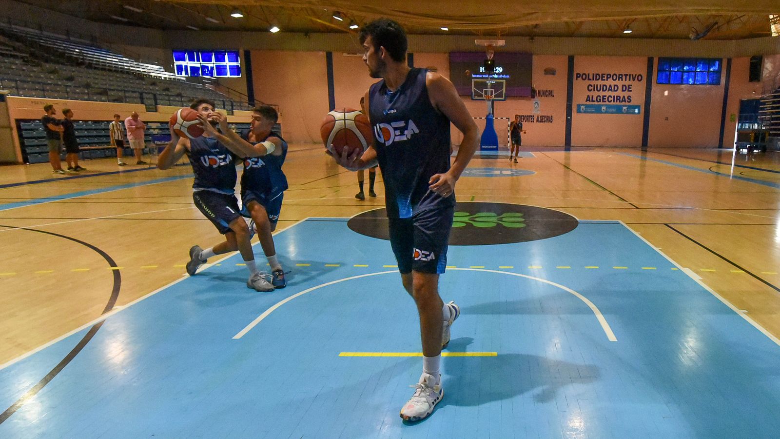 Las fotos del primer entrenamiento del UDEA 2023-24