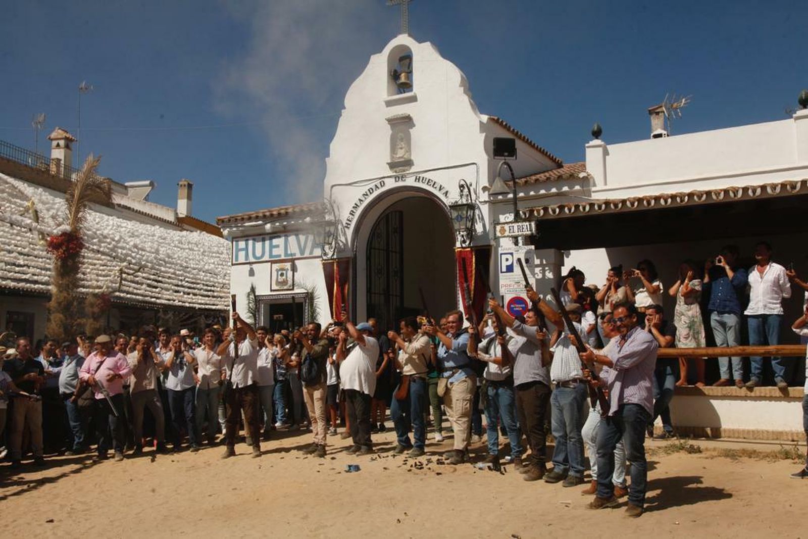 Anuncio de la llegada de la Virgen a la Hermandad de Huelva