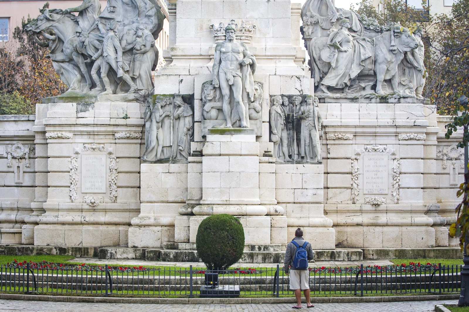 Las imágenes de la apertura de la nueva plaza de España. Las imágenes de la apertura de la nueva plaza de España.