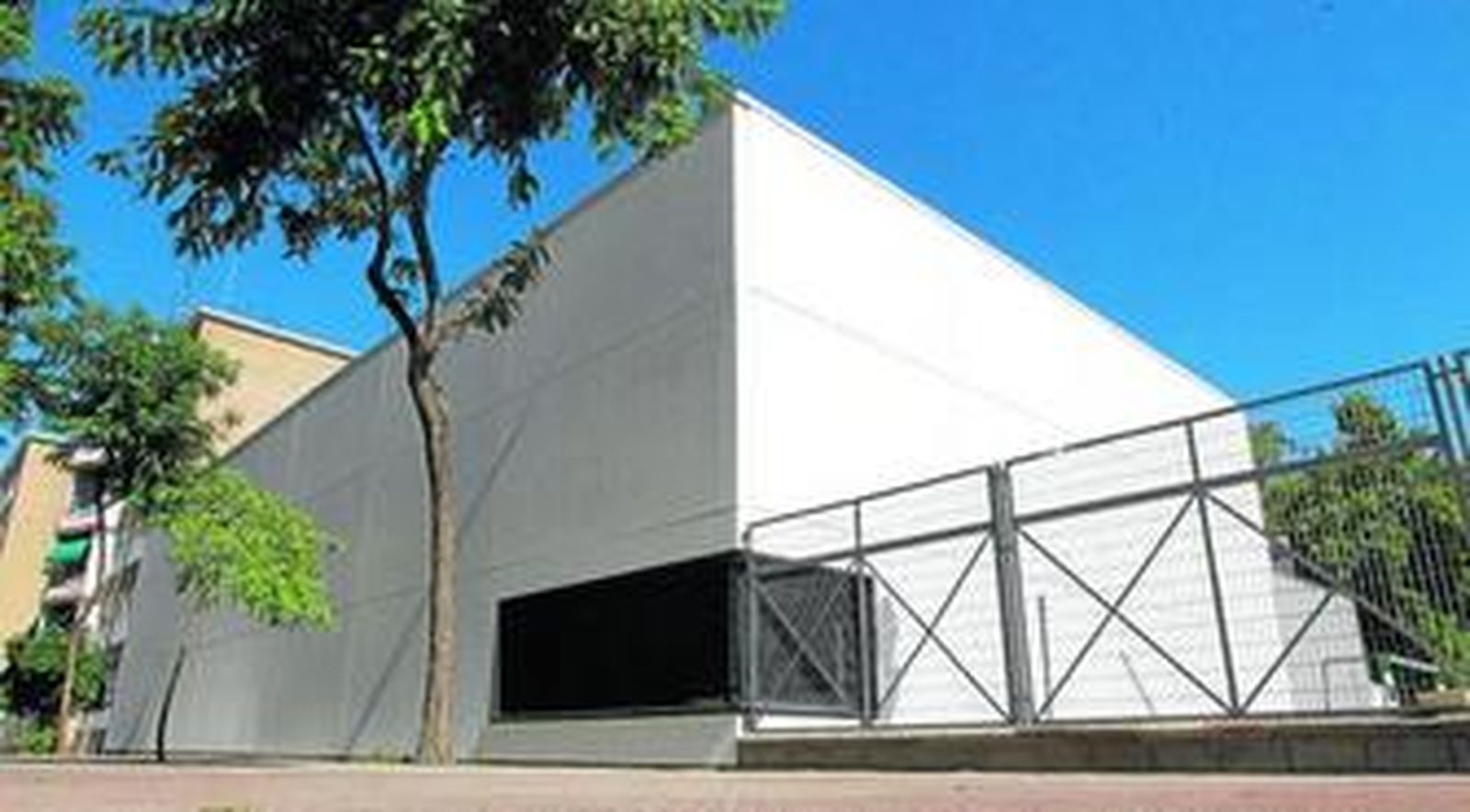 Aspecto exterior del pabellón multiusos del Pío XII.