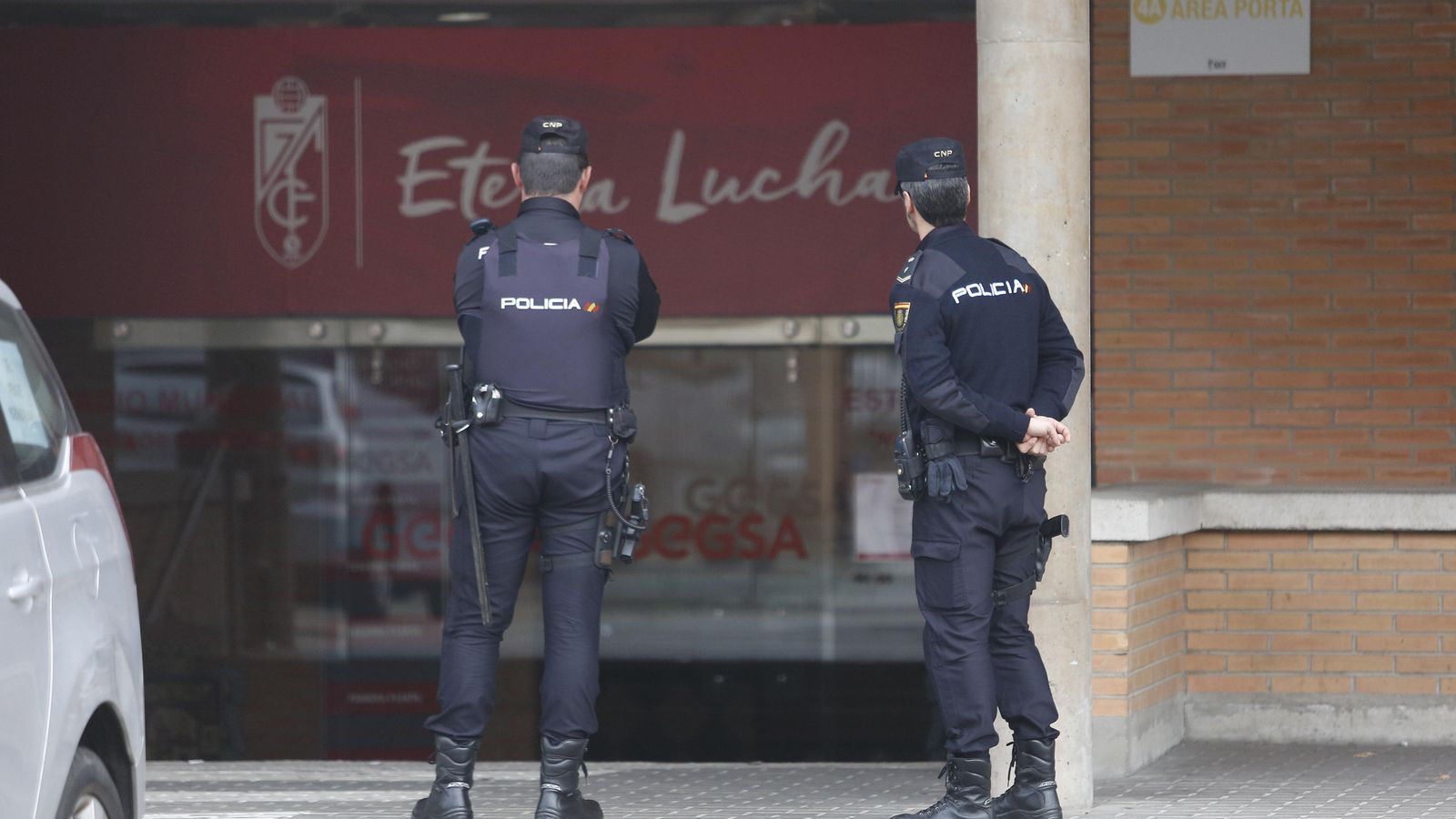 Registro de la UDEF en el estadio de Los Carmenes del GranadaCF.