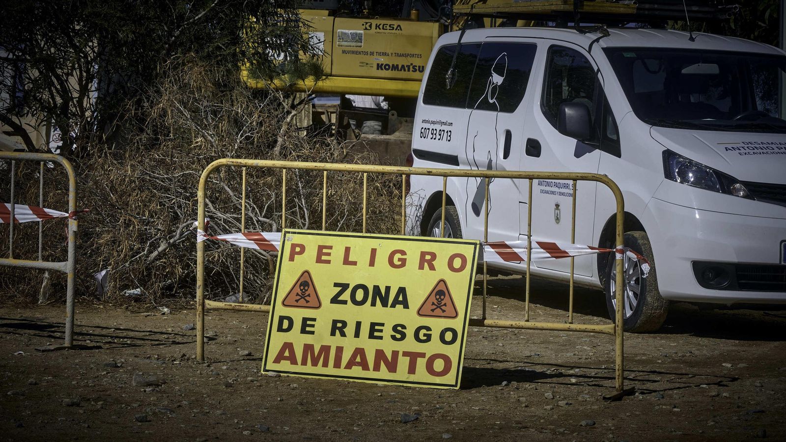 Derribos de las casetas de pescadores en la playa de La Casería