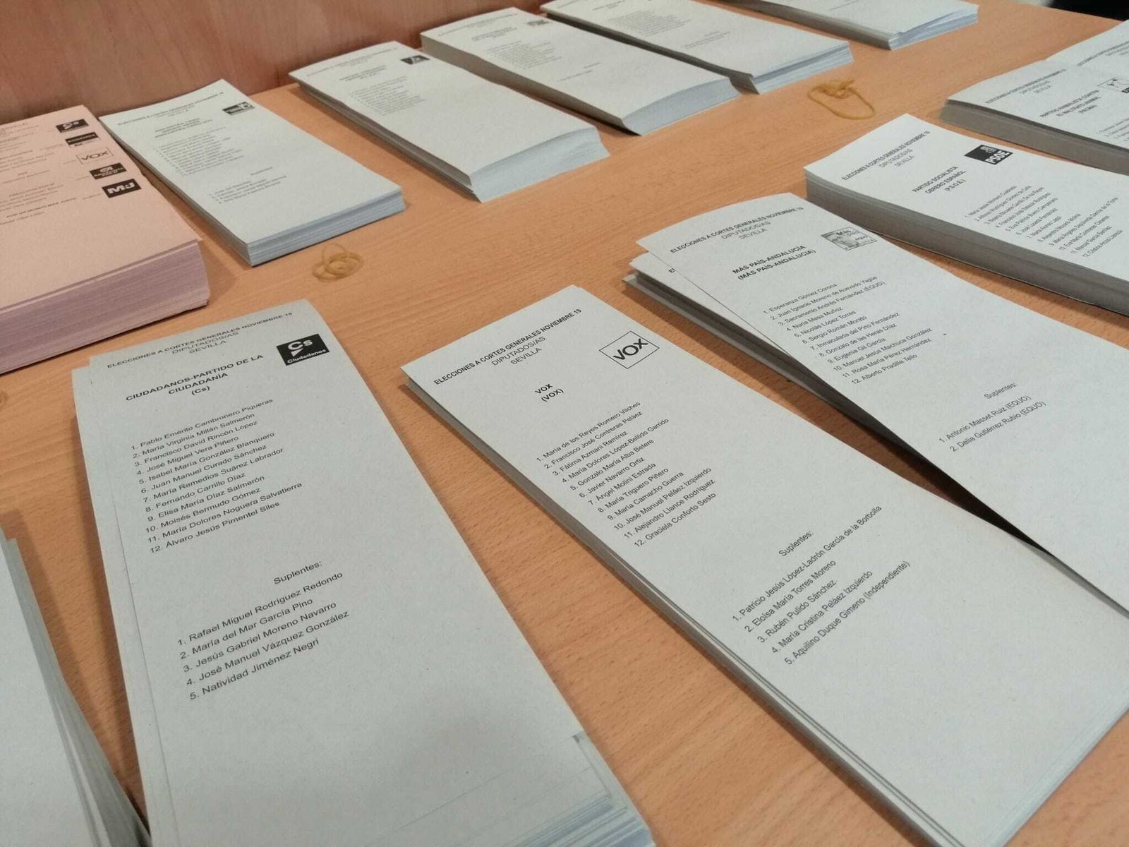 Las imágenes de la jornada electoral en Sevilla