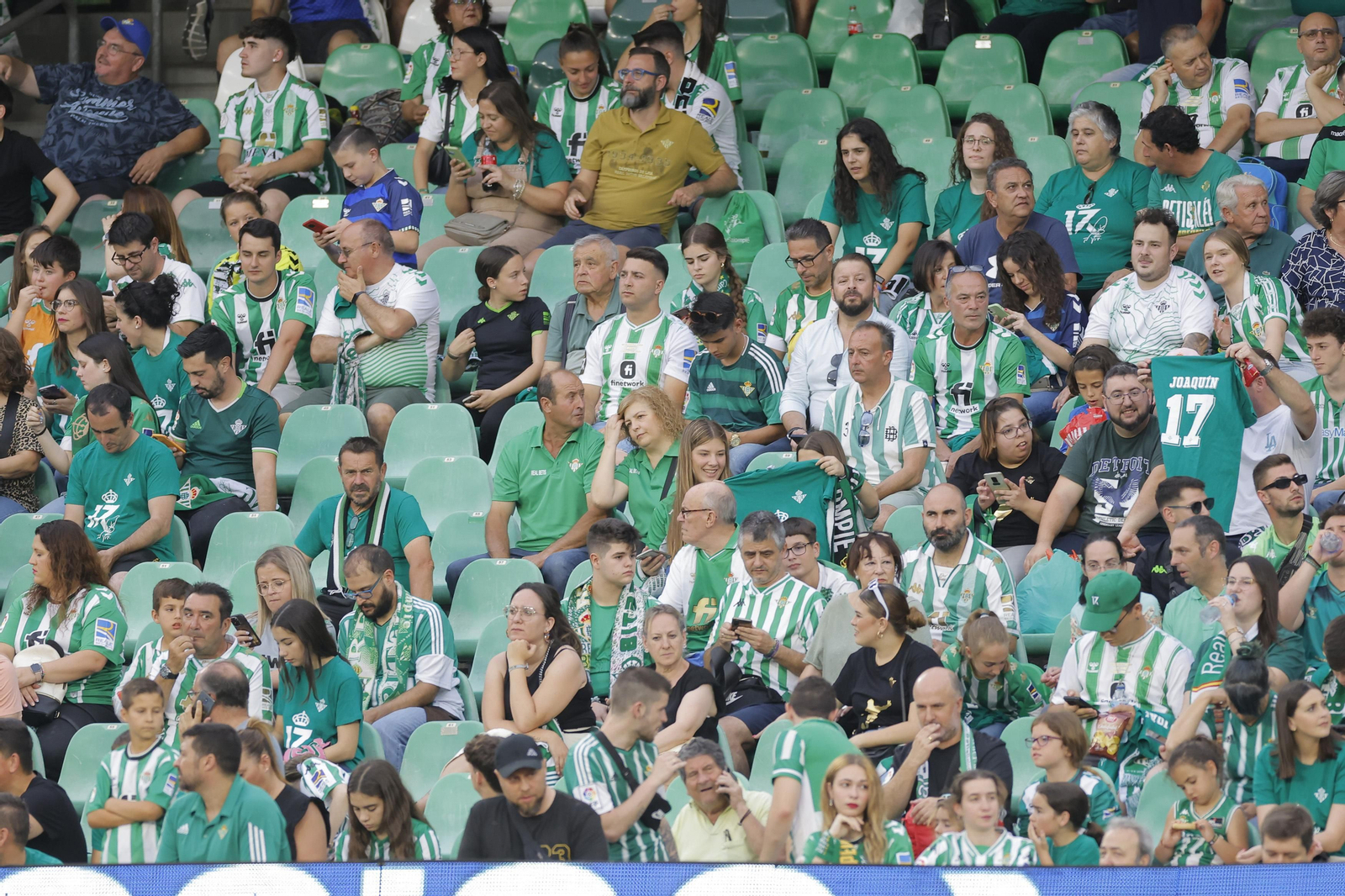 Búscate en las fotos de la despedida de Joaquín