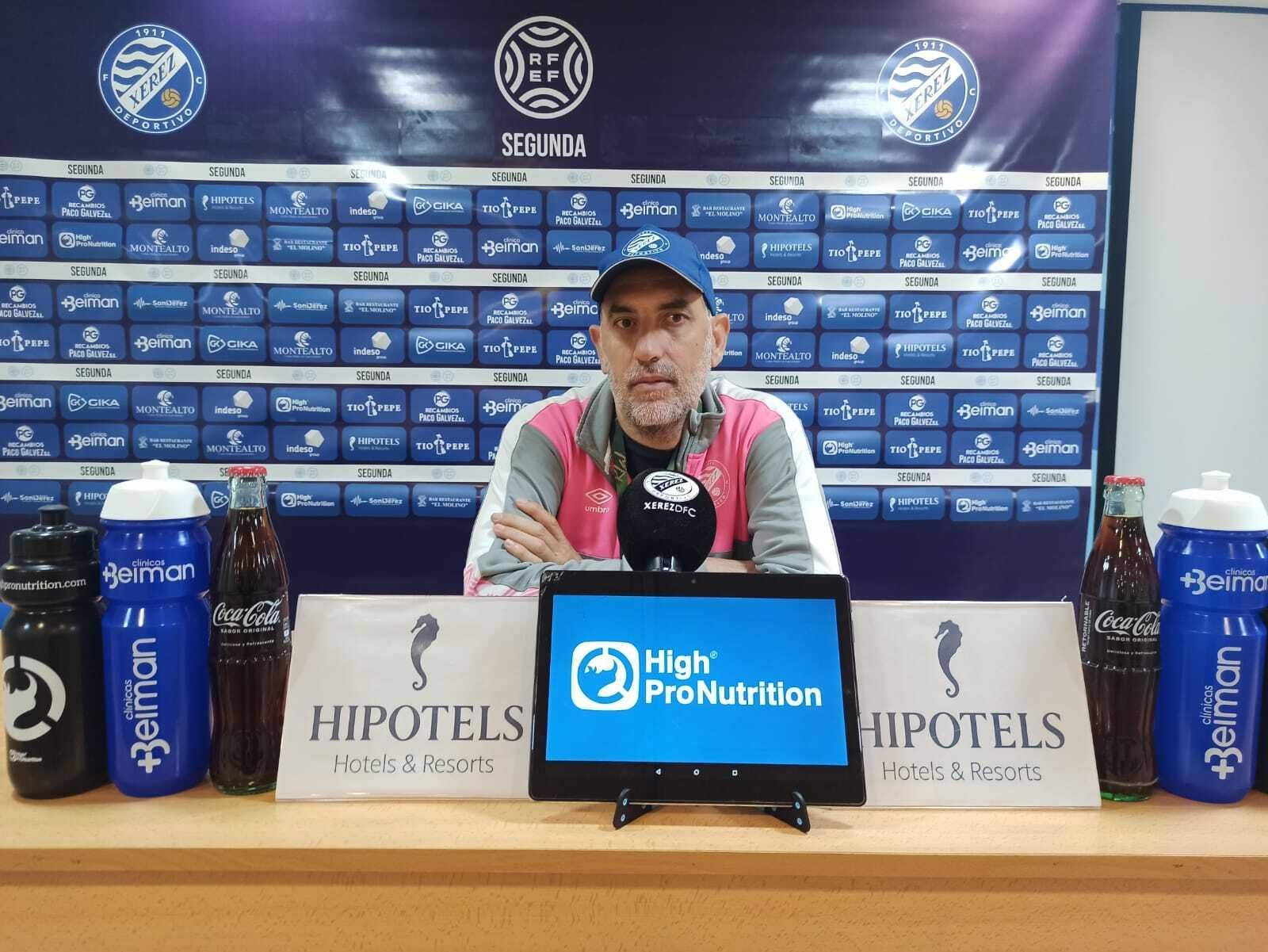 Romerito, durante su comparecencia de prensa previa al encuentro contra el Cádiz Mirandilla.
