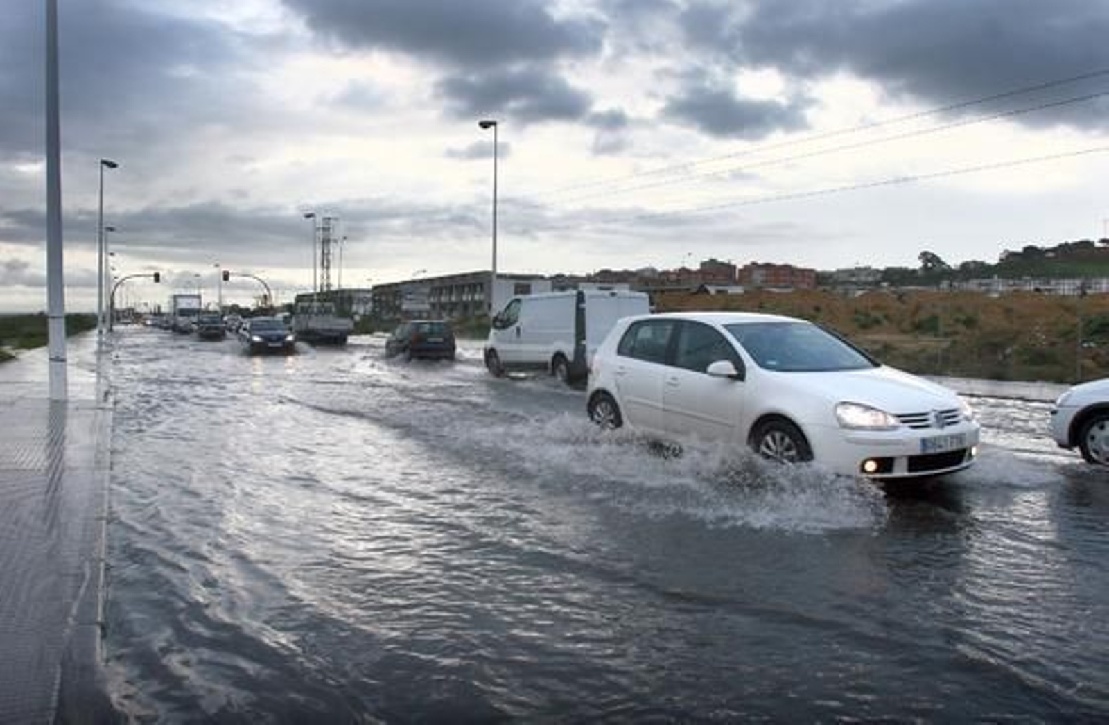 La crecida de los ríos provoca numerosas inundaciones en Huelva. / Reportaje fotográfico de Correa y Espinosa.