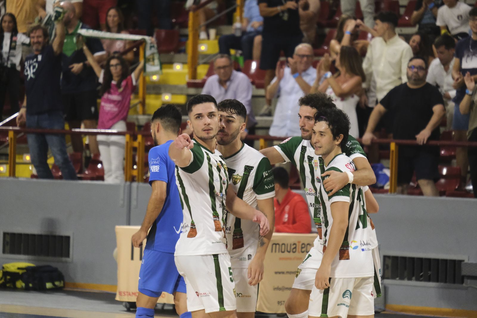 La victoria del Córdoba Futsal ante el Viña Albali Valdepeñas, en imágenes