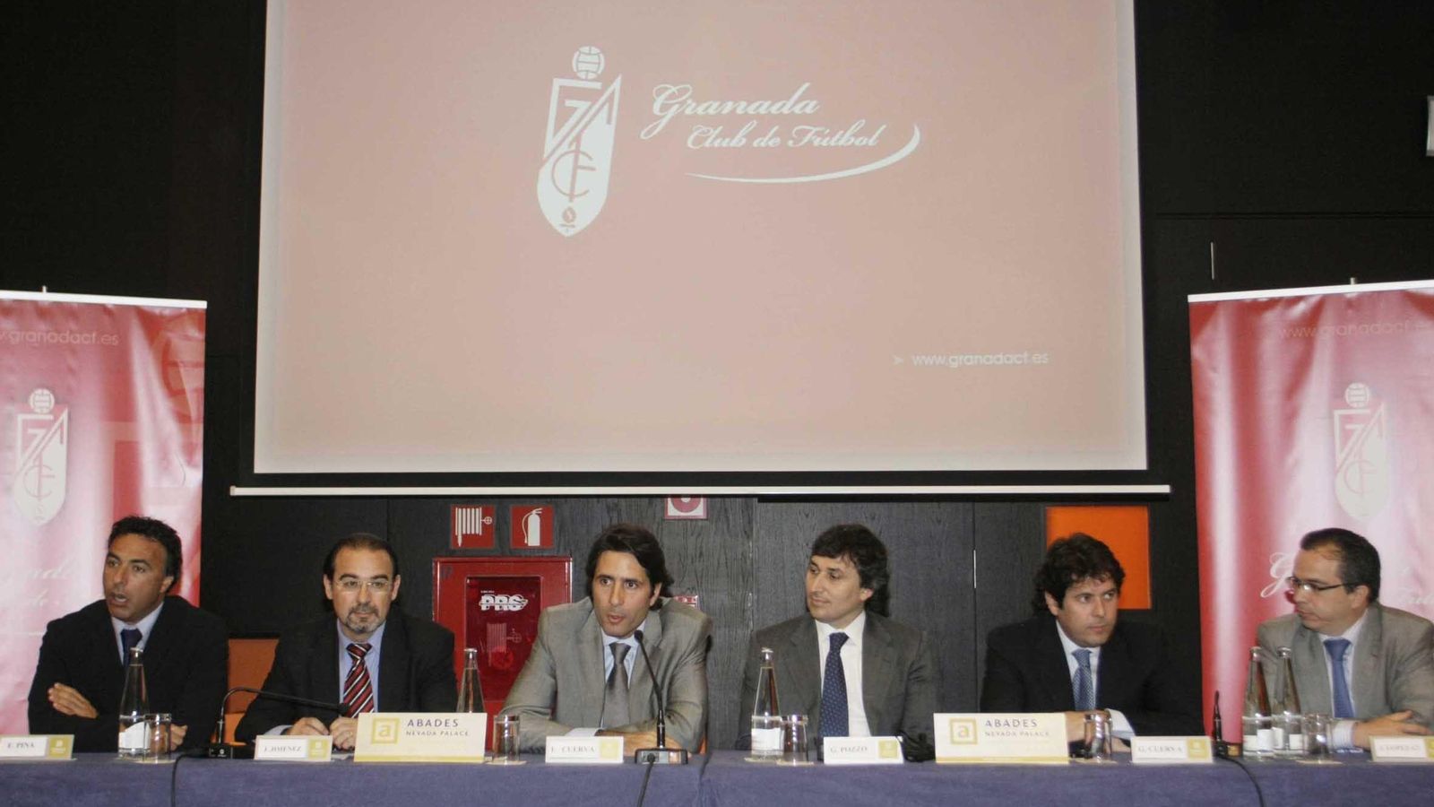 Acuerdo de compra del Granada CF en 2009. Acuerdo de compra del Granada CF en 2009.