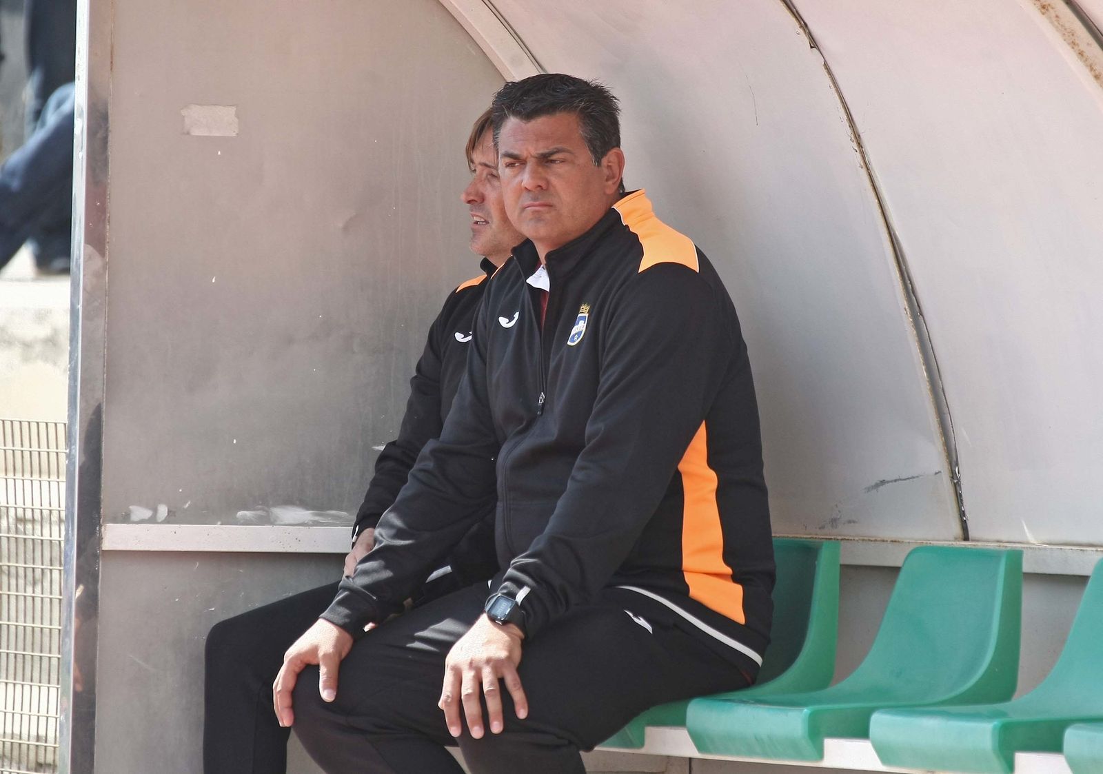 Julio Algar, esta mañana en el banquillo del Municipal de La Línea.