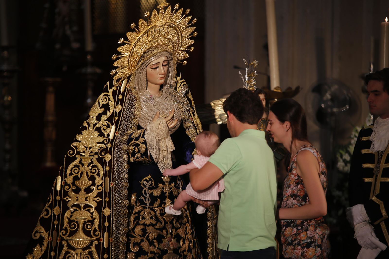La Virgen de la Victoria, en besamanos en la Catedral
