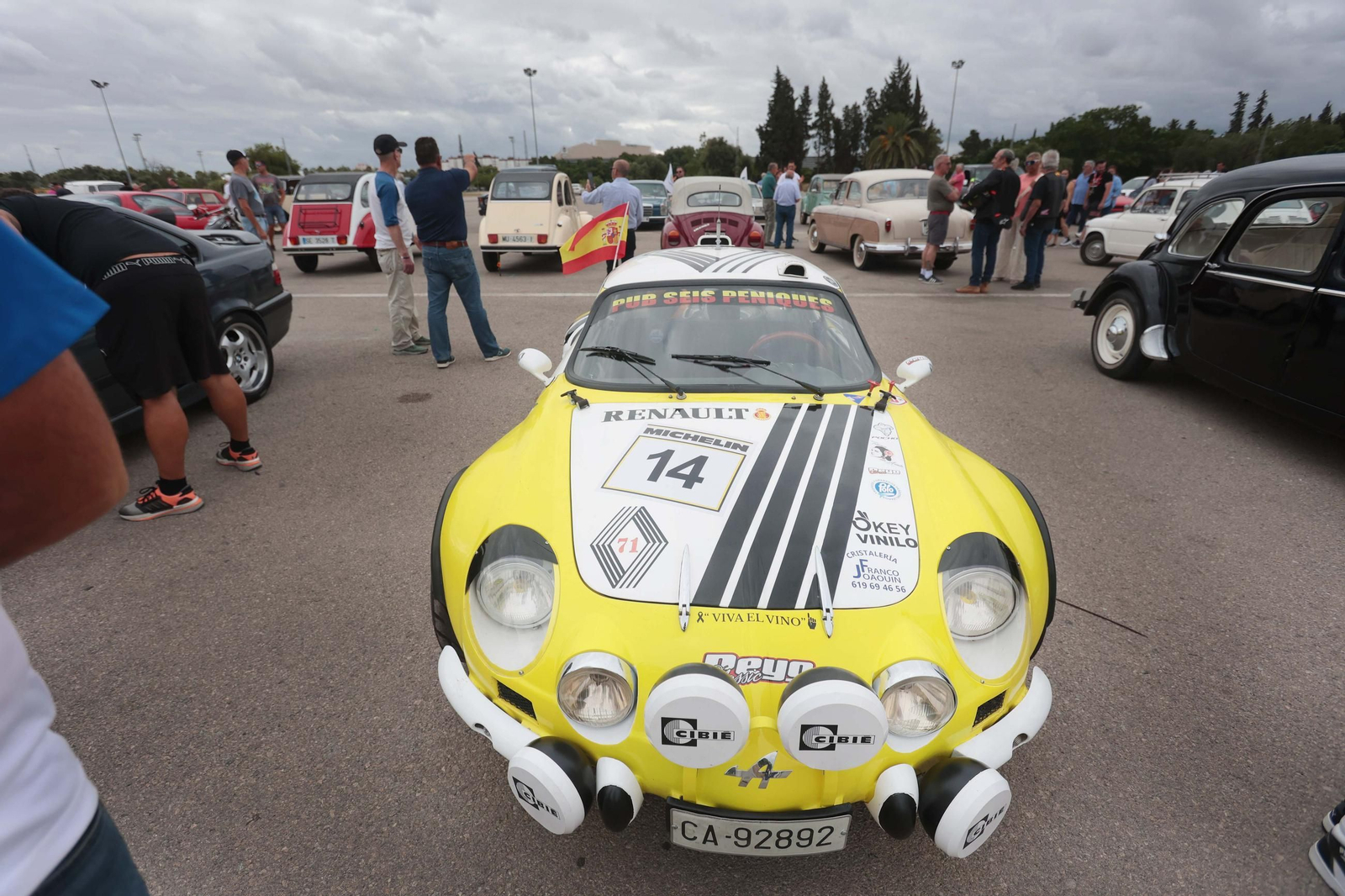 Protesta de coches clásicos e históricos en Jerez