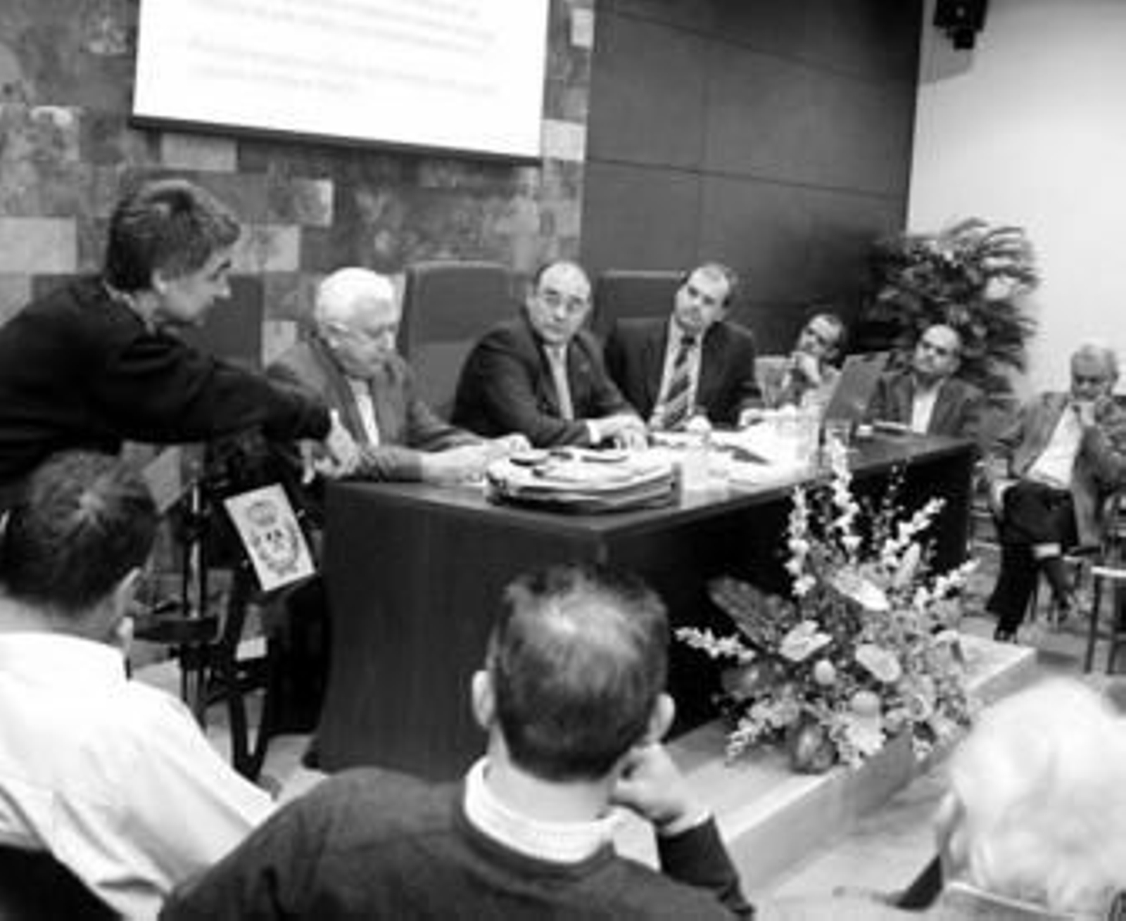 El director-gerente de Ormonde Mining, Kerr Anderson (primero por la derecha), en Huelva.