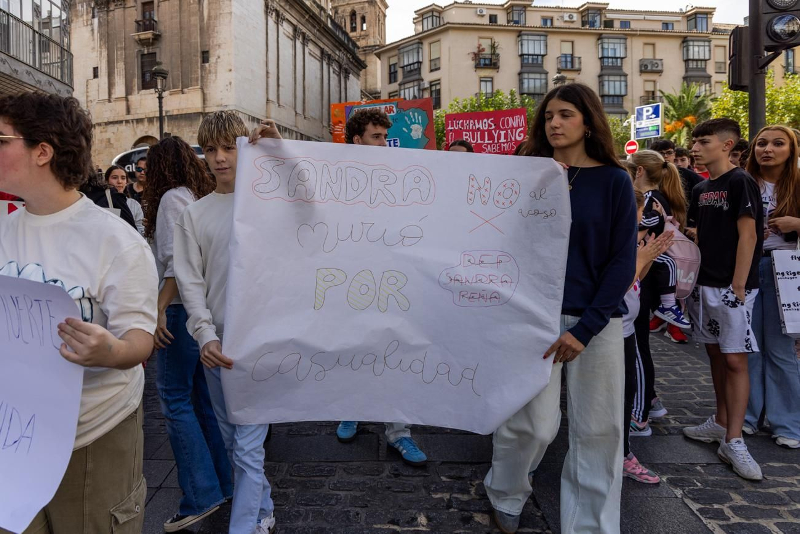 oncentración-manifestación en la plaza de la Constitución por la huelga de estudiantes por la víctima de acoso