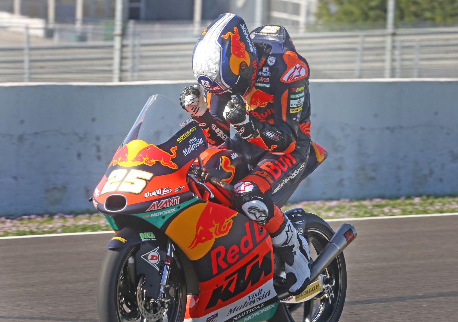 Segundo día de entrenamientos de Moto2 y Moto3 en el Circuito de Jerez