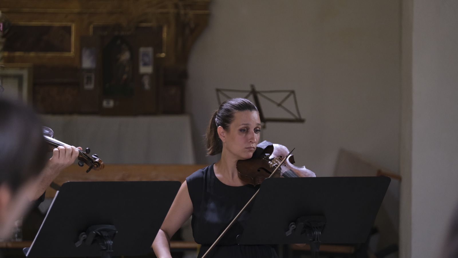 Imágenes de la actuación de Íliber Ensemble y el Coro Tomás Luis de Victoria en el XXI Festival de Música Renacentista y Barroca de Vélez Blanco