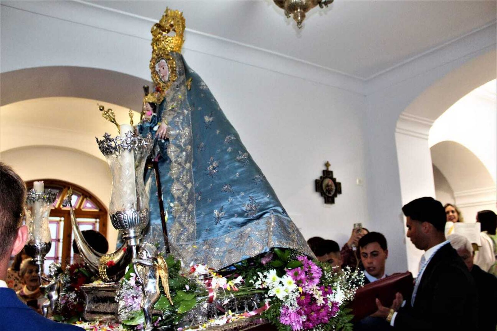 Imágenes del traslado de la Virgen de los Santos al Beaterio de Jesús, María y José