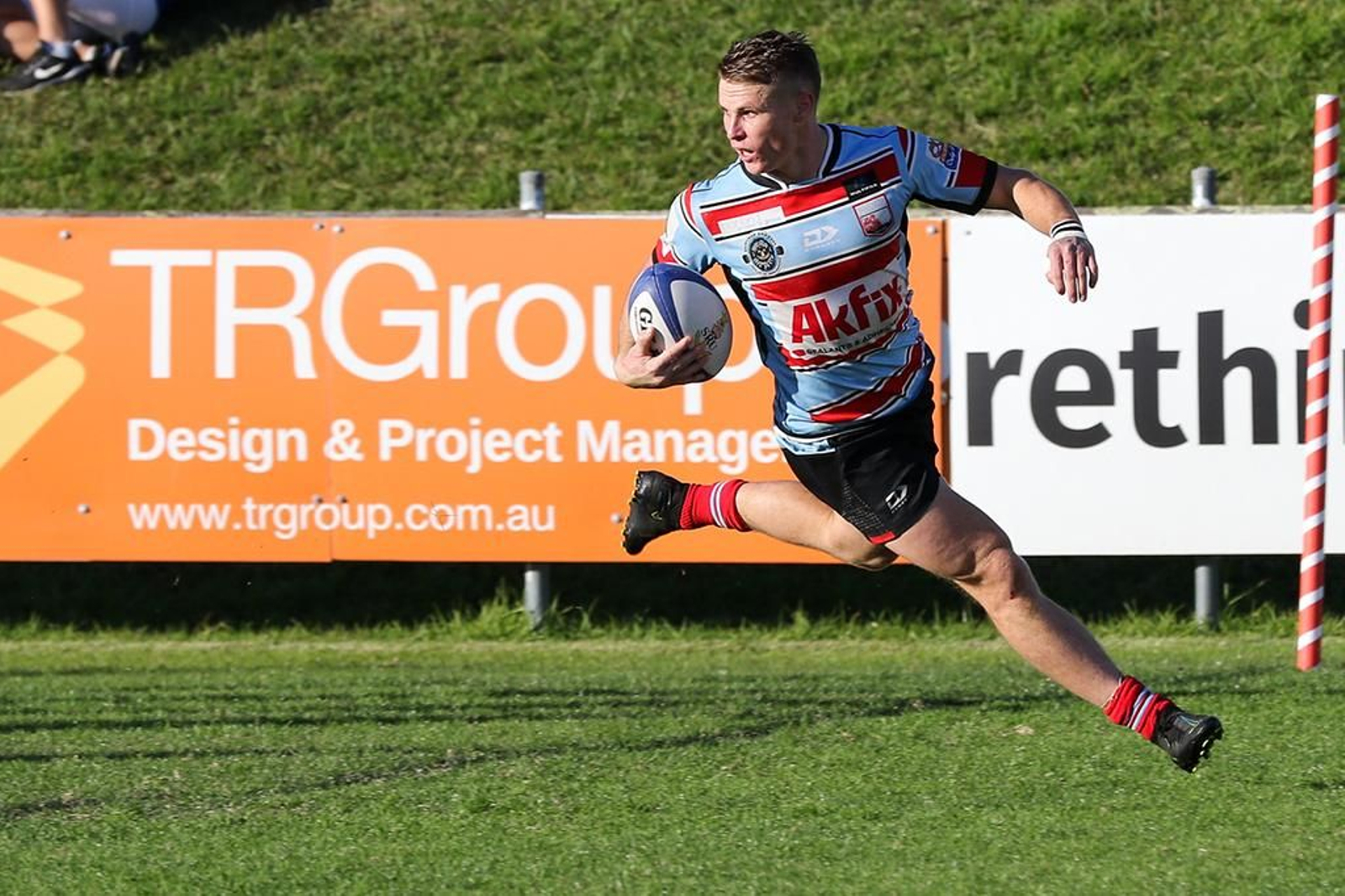 Declan Barnet se dispone a ensayar con su anterior equipo.