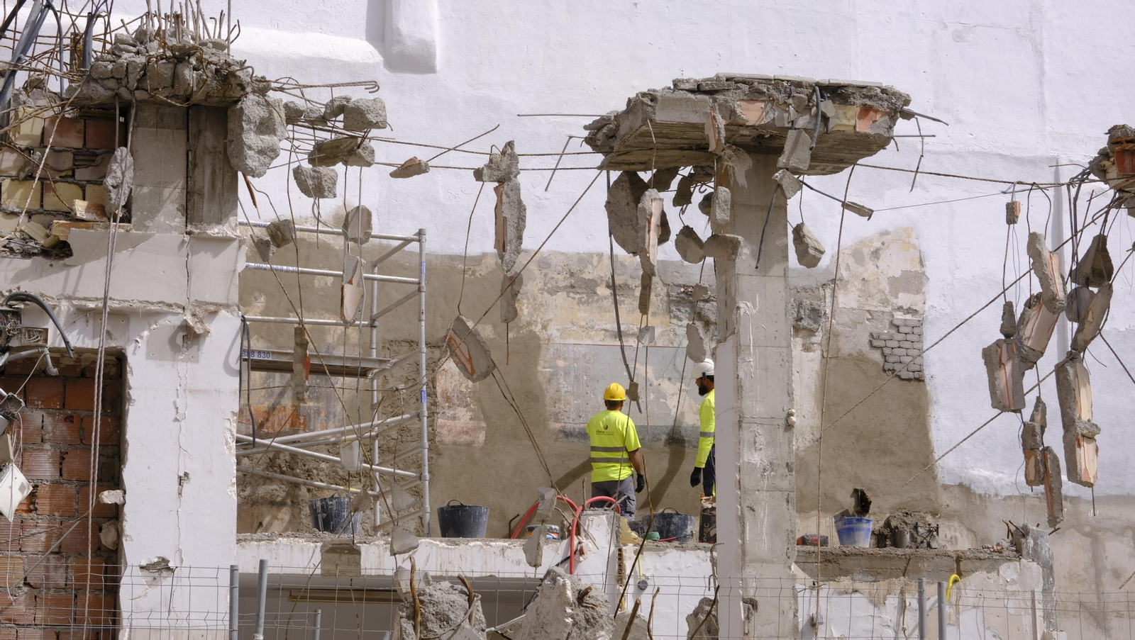 Las mejores imágenes del edificio de Correos demolido