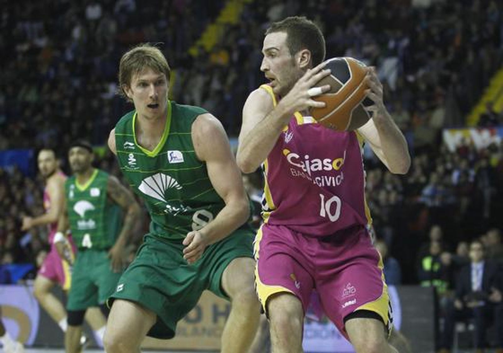 El Cajasol cae en San Pablo ante Unicaja (68-72). / Antonio Pizarro