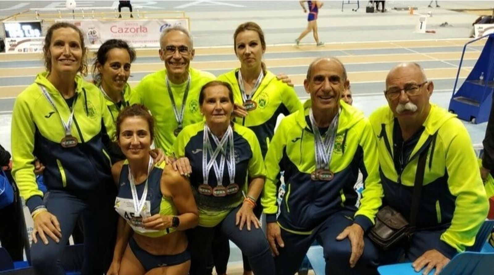Fotografía de los veteranos del C.A. El Lince-Bonares en el campeonato de 2020.