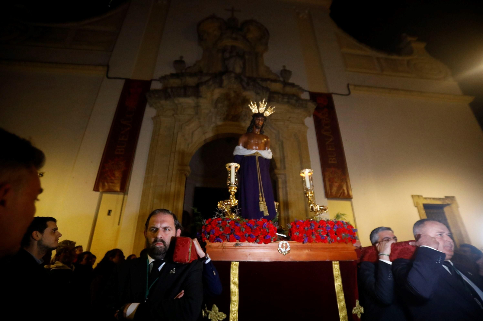El Vía Crucis del Señor de las Penas de Córdoba, en imágenes.