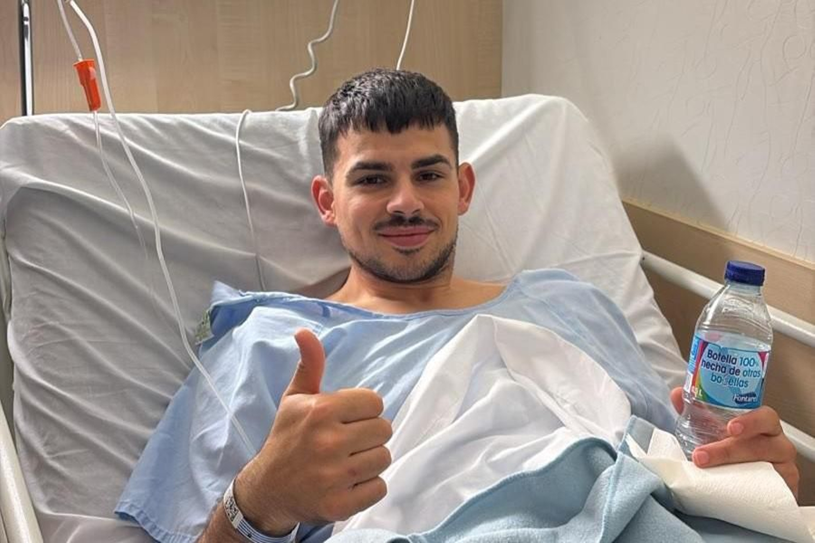 Rafa López, tras salir del quirófano.