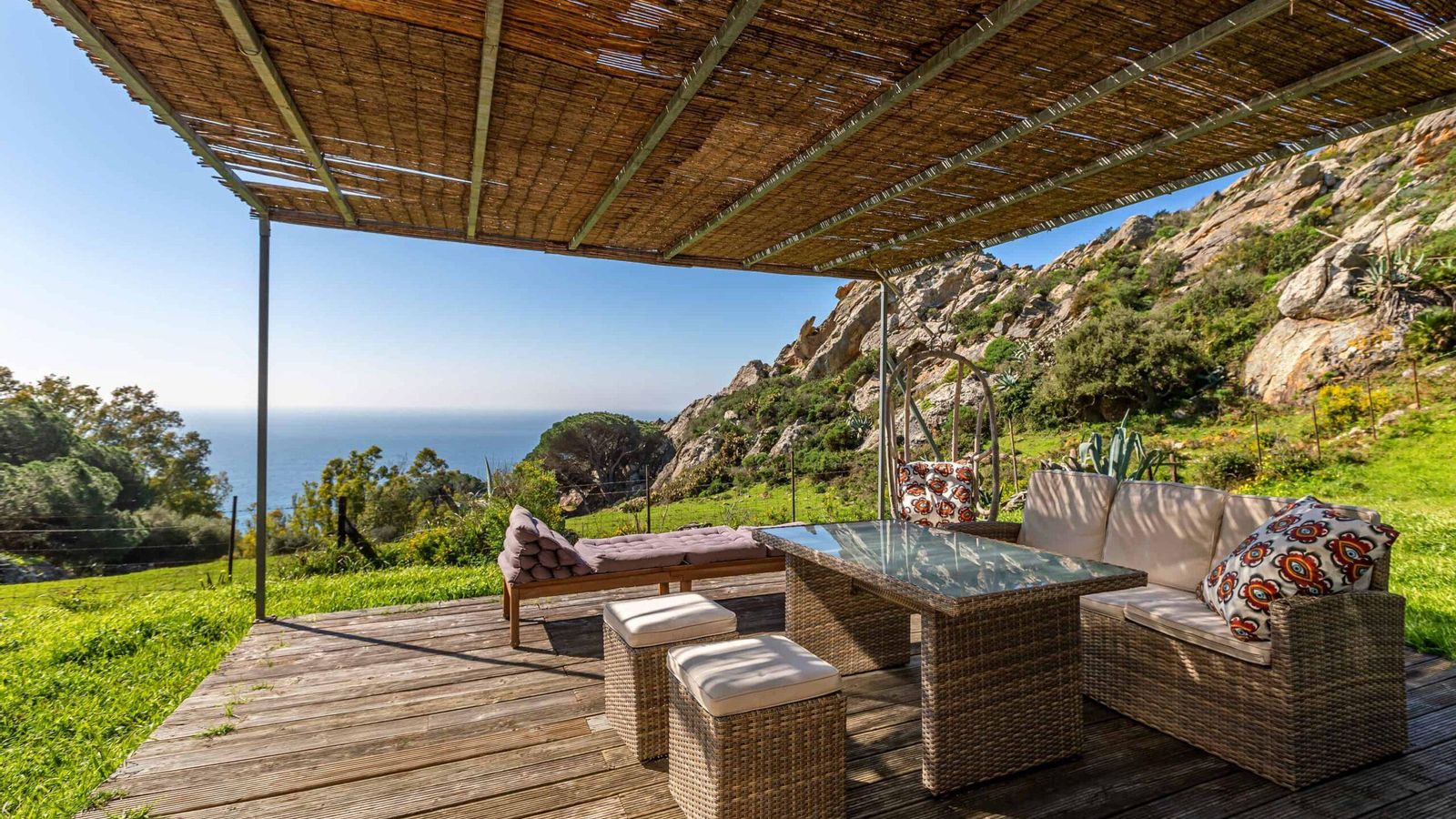 Terrada de Wallpaper House.