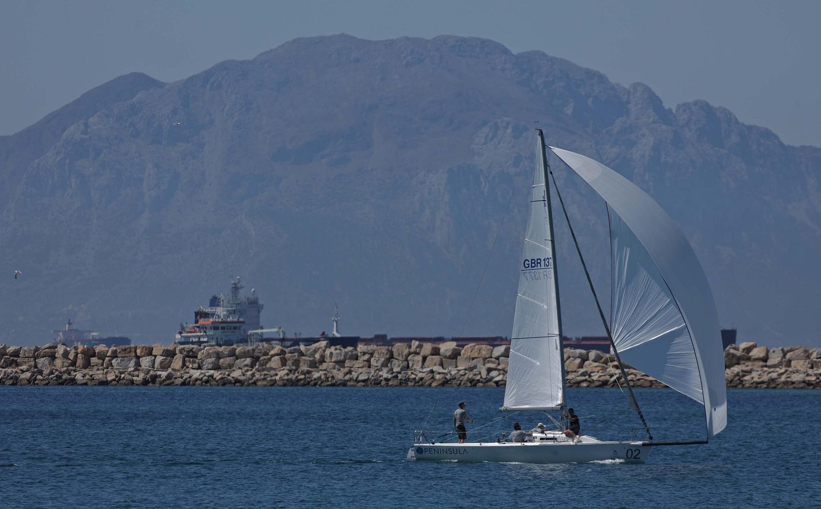 Fotos de la jornada del domingo del Campeonato Andaluz de vela categoría J80 en La Línea