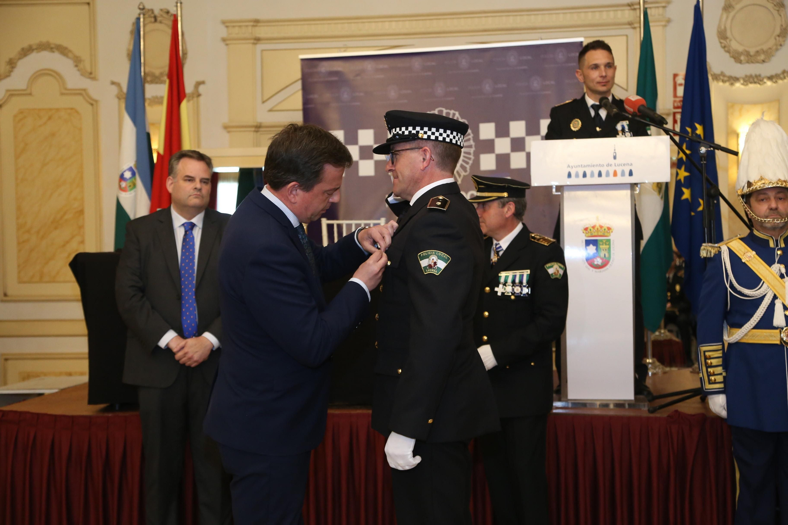 La celebración de San Jorge, patrón de la Policía Local de Lucena, en imágenes